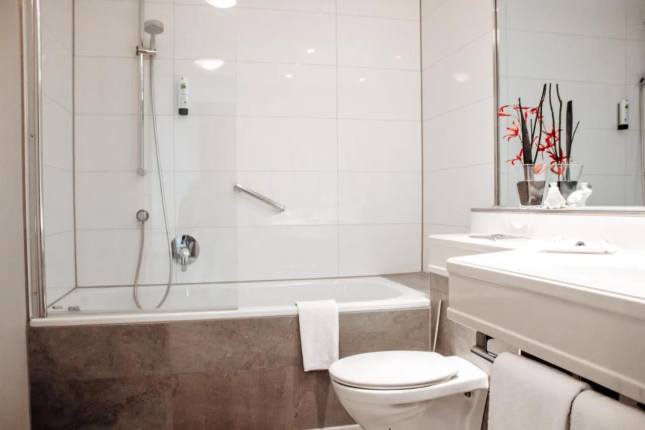 **** Otel Clostermanns Hof Niederkassel Almanya
