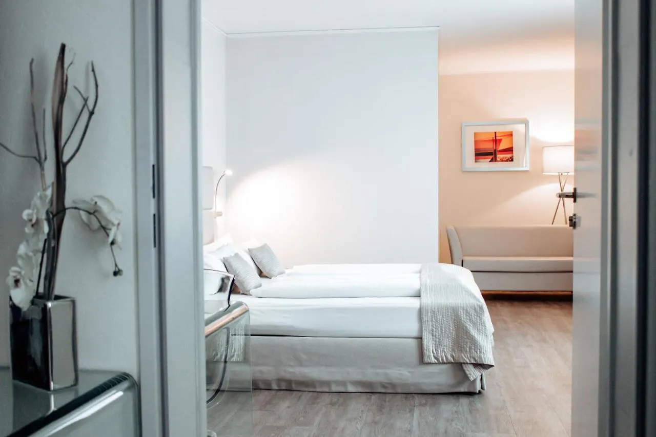 **** Otel Clostermanns Hof Niederkassel Almanya